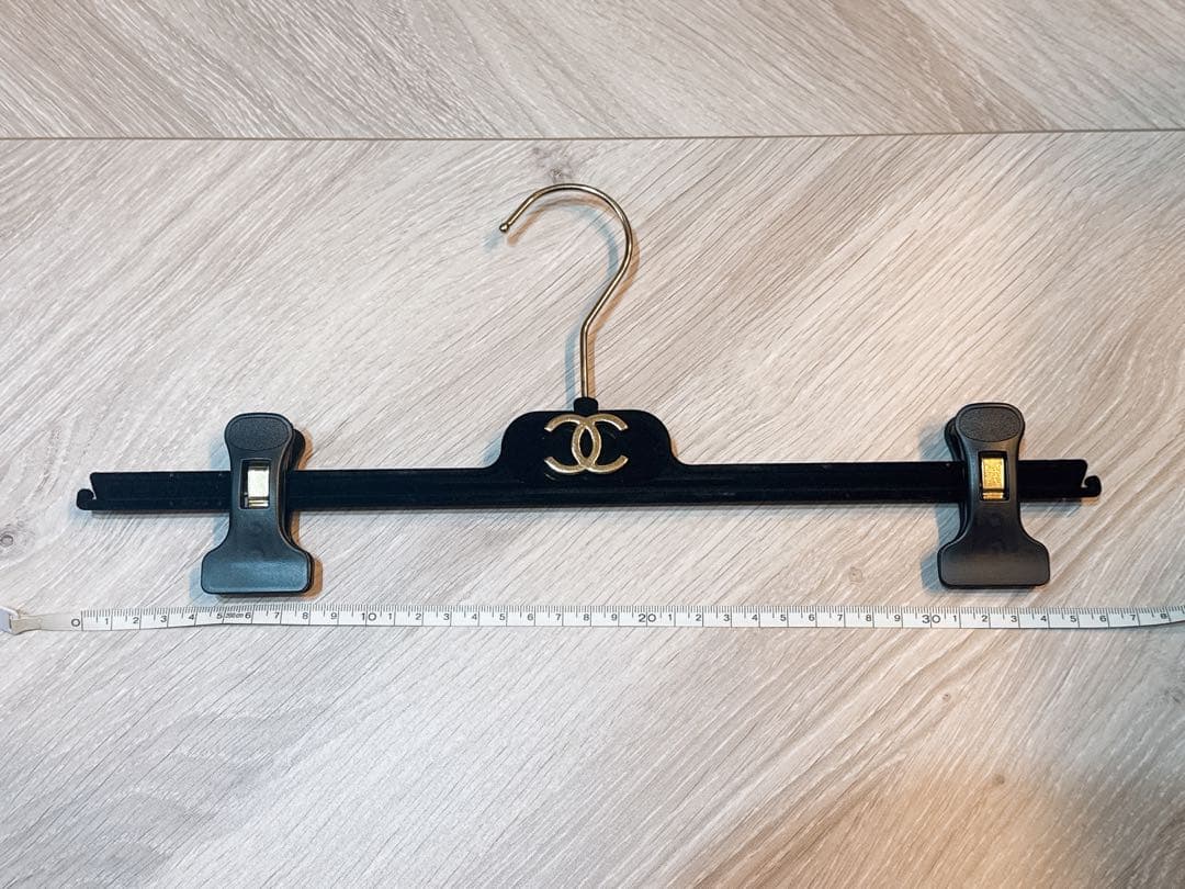 お得価格！】CHANEL(シャネル)のハンガー3本まとめ売り！ - メルカリ