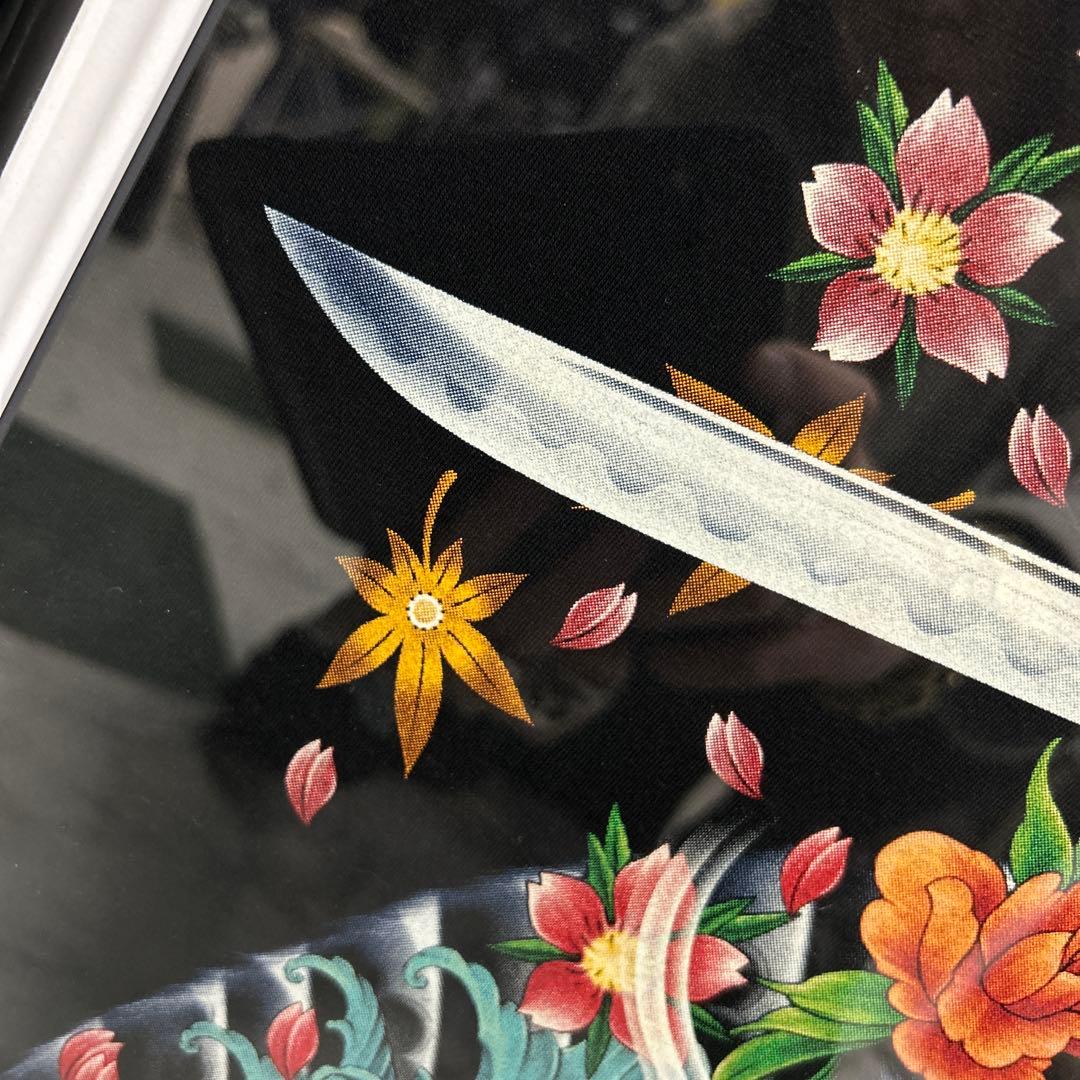 お部屋のインテリアに最適！フレーム付★インパクト大★暗闇で光る和彫猫★A2サイズ