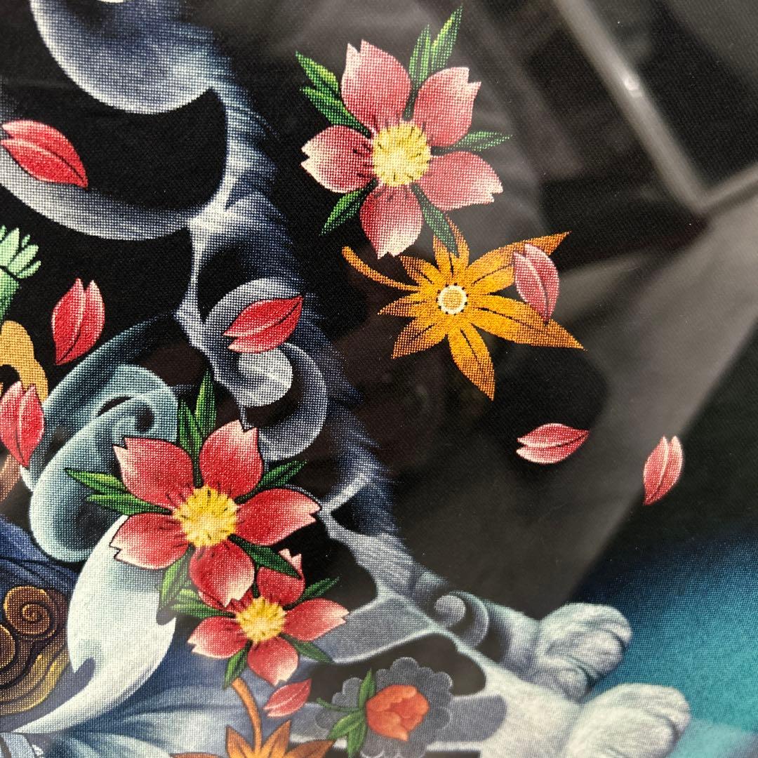 お部屋のインテリアに最適！フレーム付★インパクト大★暗闇で光る和彫猫★A2サイズ