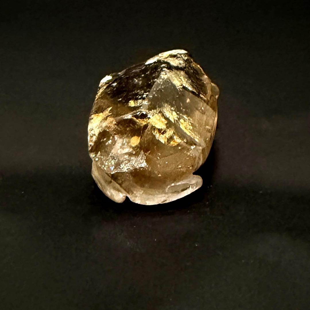 本水晶 クォーツ 魚彫刻 オブジェ 置物 木製台座付き