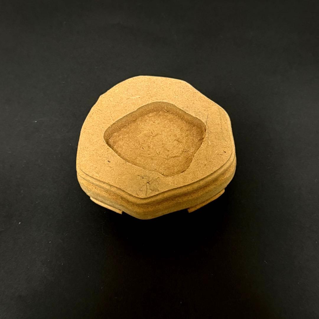 本水晶 クォーツ 魚彫刻 オブジェ 置物 木製台座付き