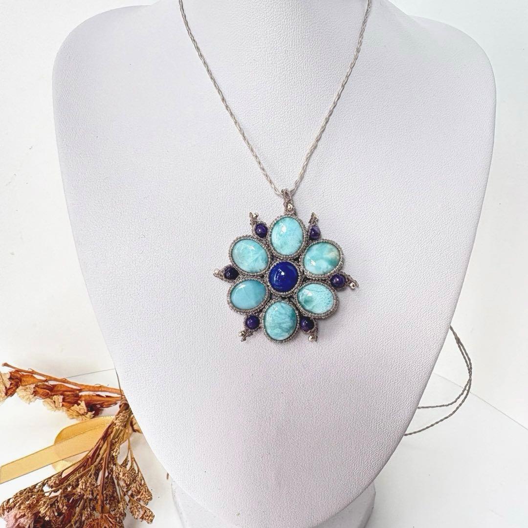 ♡新春sale小粒ラリマー×ラピスラズリ×チャロアイトのお花のマクラメネックレス