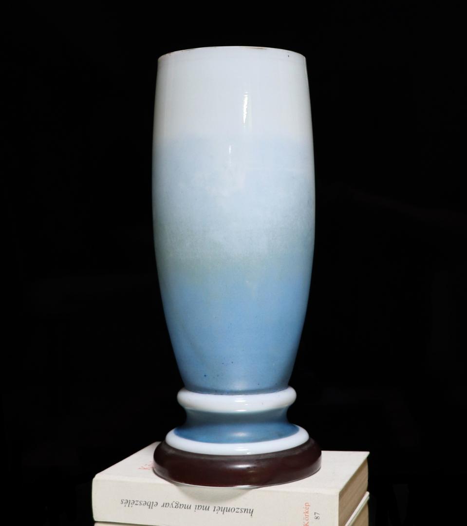 オールド・バカラ 極希少 31.3cm グラデーションオパーリンクリスタル製花瓶