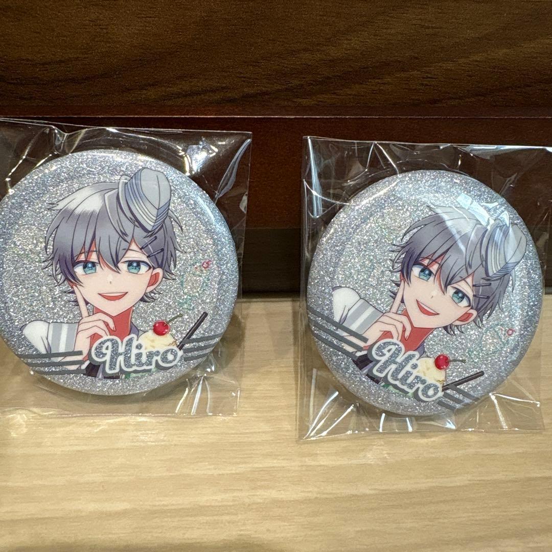 カラフルピーチ ダイナー缶バッジ ヒロくん - メルカリ