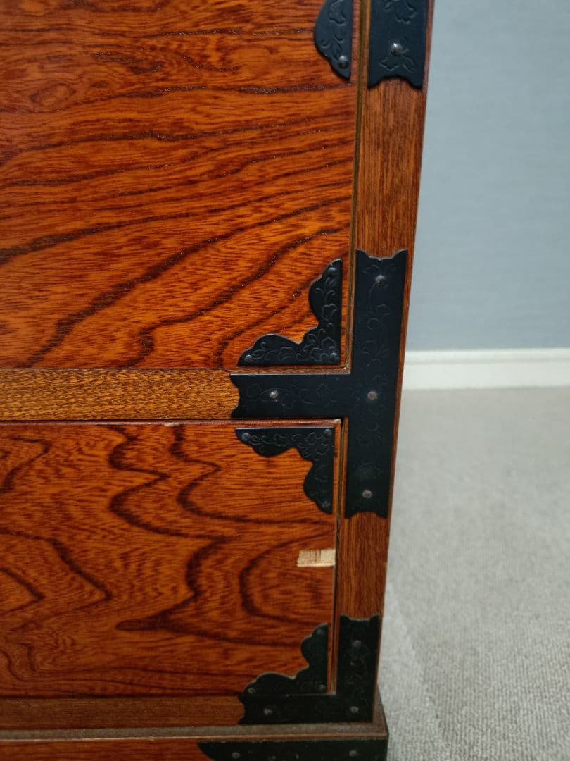 お値下げしました❗️ 和箪笥 4段 ＋2引き出し付き