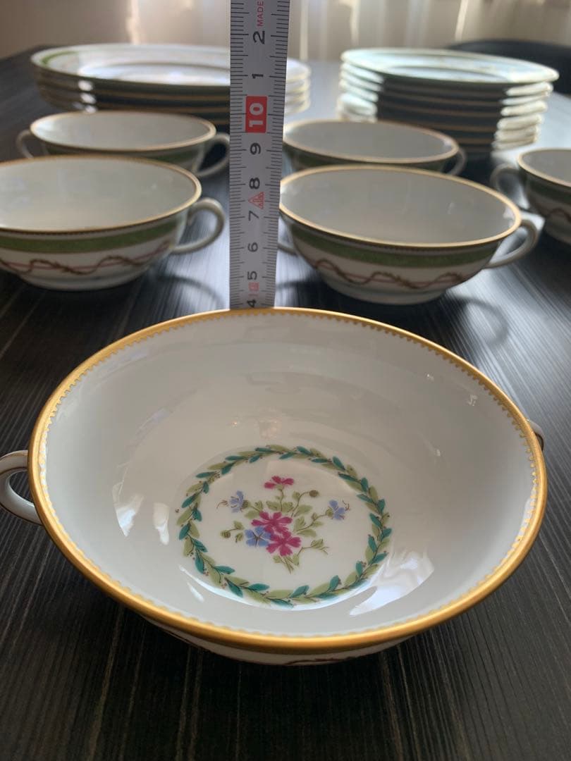 お値下げ。アビランド　ヴューパリ　大皿4枚、小皿7枚、スープカップ6客　セット