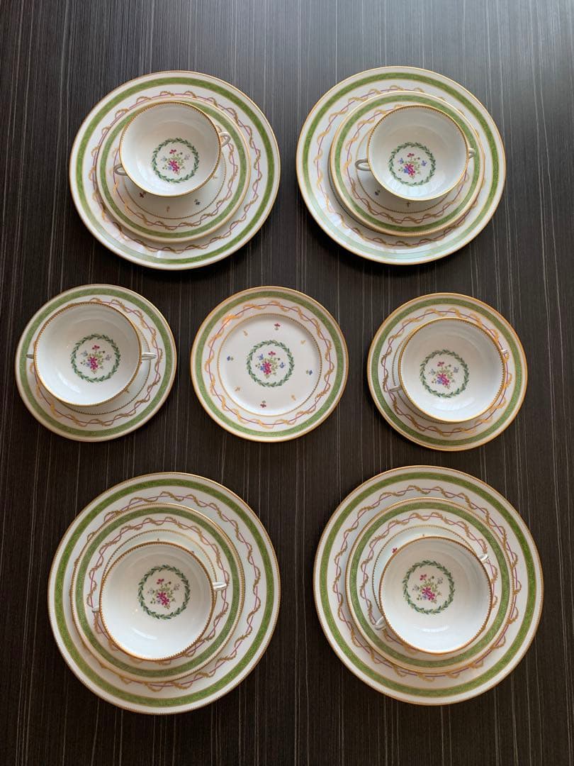 お値下げ。アビランド　ヴューパリ　大皿4枚、小皿7枚、スープカップ6客　セット