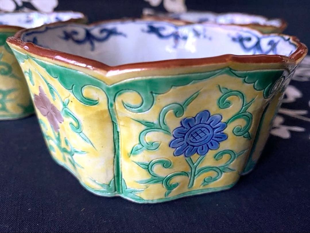 京焼　清水焼　加藤雲泉　黄南京　草花彫輪花六角向付　花唐草　六角鉢　三客組