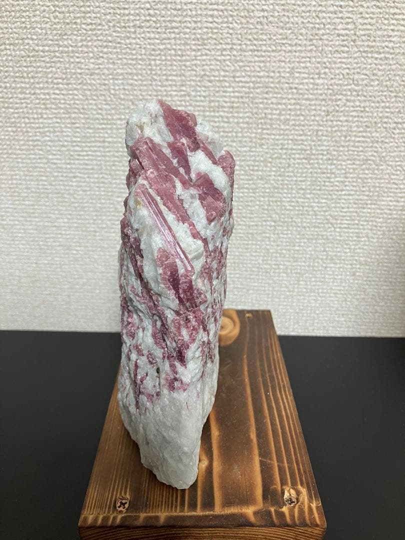 ピンクトルマリン原石1.8キロ