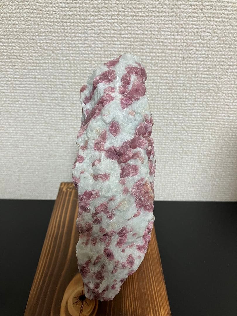 ピンクトルマリン原石1.8キロ