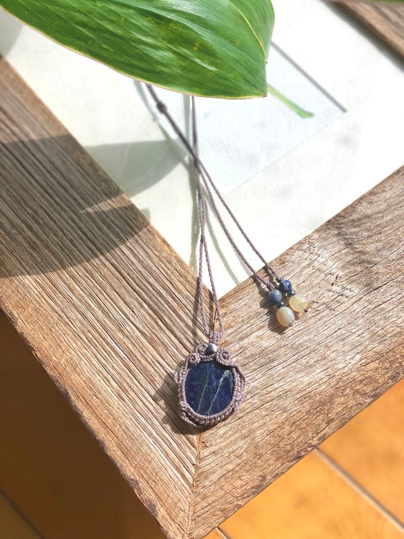 ソーダライト＊天然石マクラメネックレス/ヒーラーの作るお守りアクセサリー