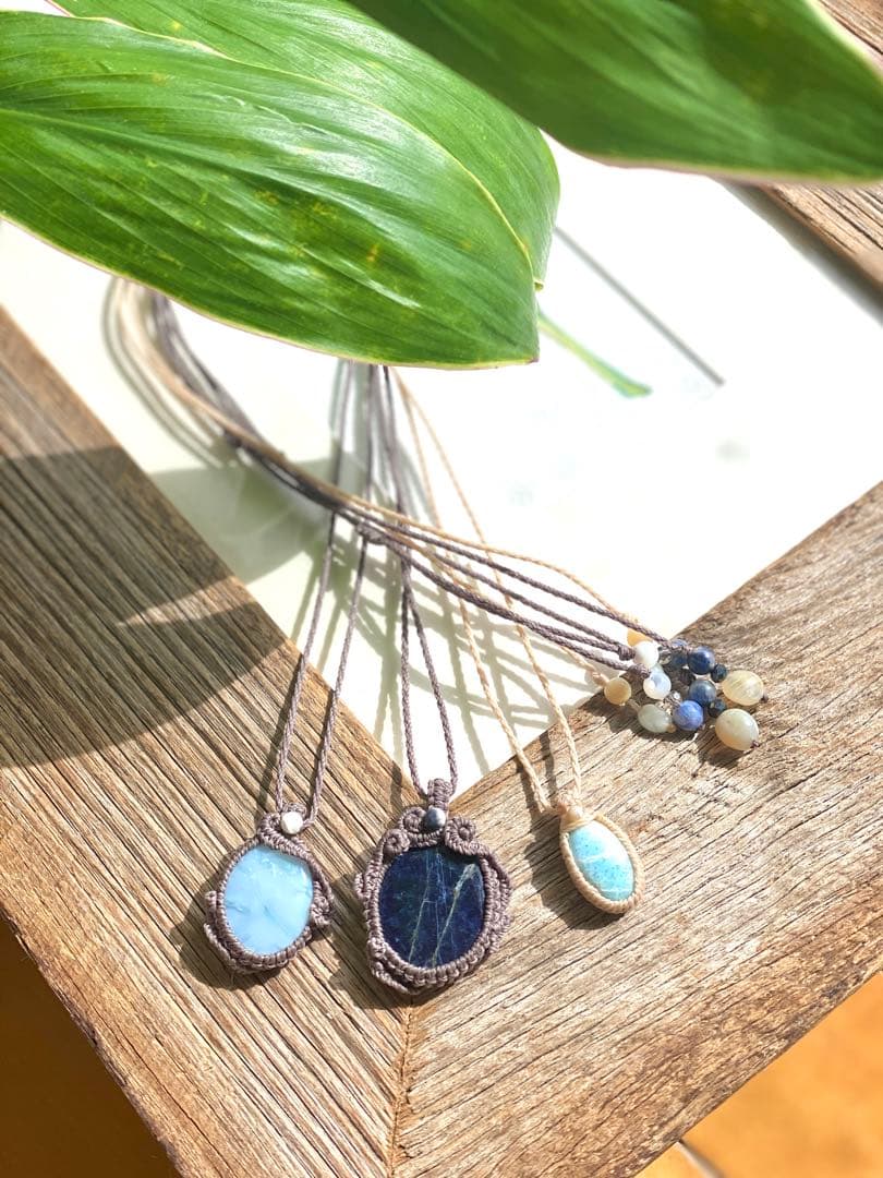 ソーダライト＊天然石マクラメネックレス/ヒーラーの作るお守りアクセサリー