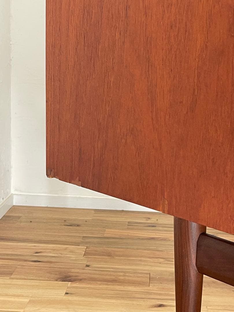 北欧 デンマーク ヴィンテージ チーク オイルフィニッシュ サイドボード