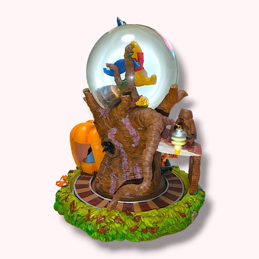 プーさん＊スノードーム オルゴール フィギュア スノーグローブ ハロウィン