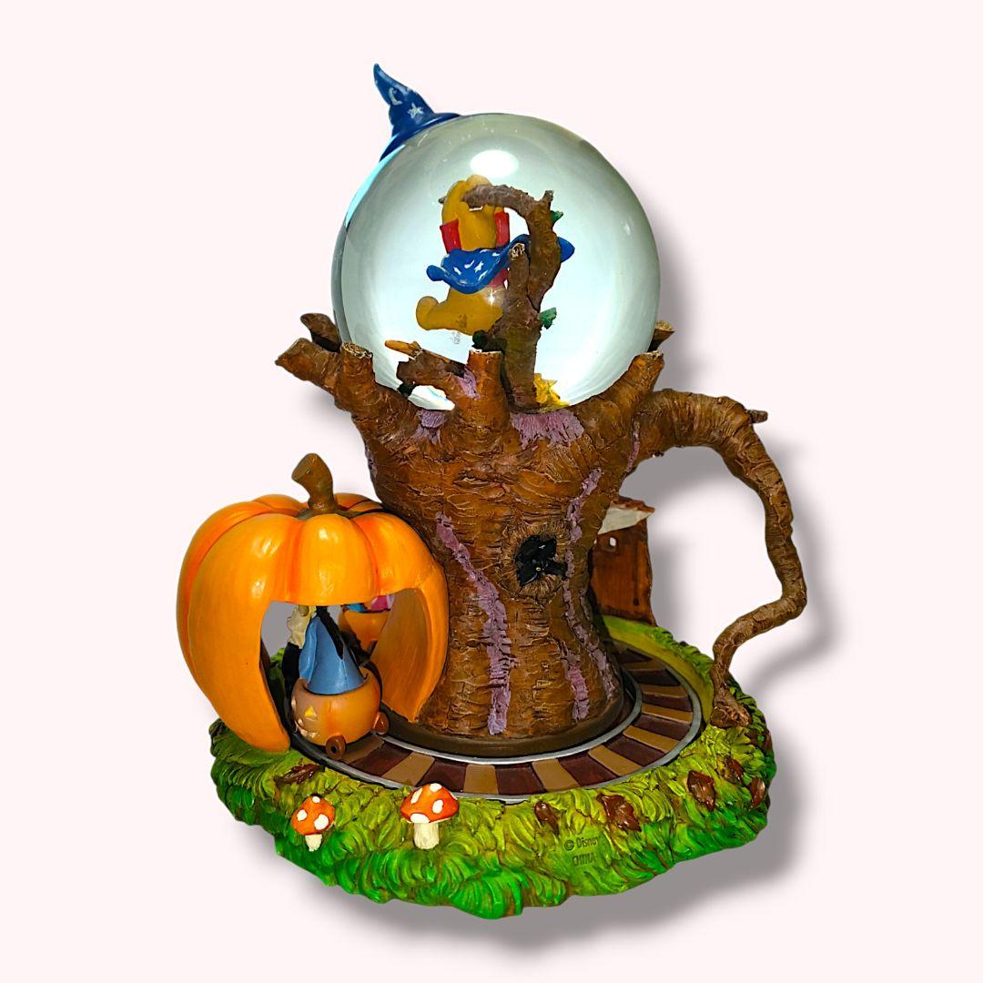プーさん＊スノードーム オルゴール フィギュア スノーグローブ ハロウィン
