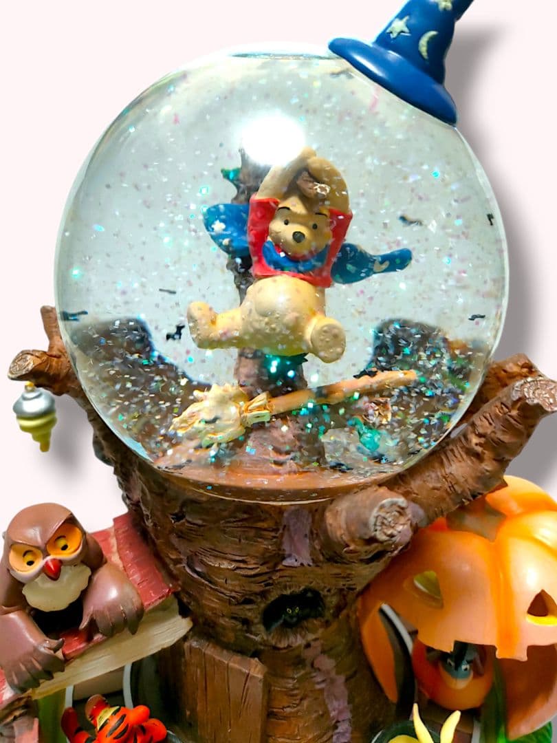 プーさん＊スノードーム オルゴール フィギュア スノーグローブ ハロウィン