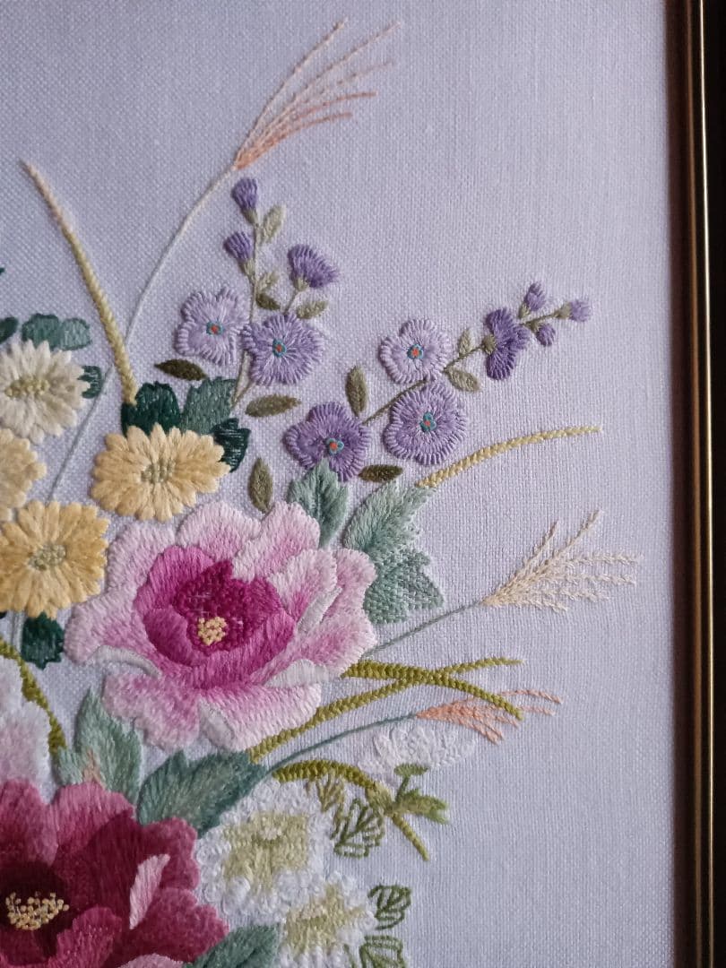 戸塚刺繡　牡丹と秋の花の額