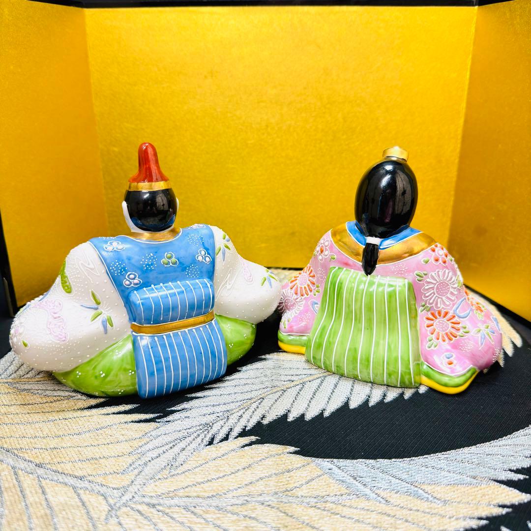 九谷焼　九谷長峰　在銘　雛人形　細描盛　（台・屏風・立札付 )