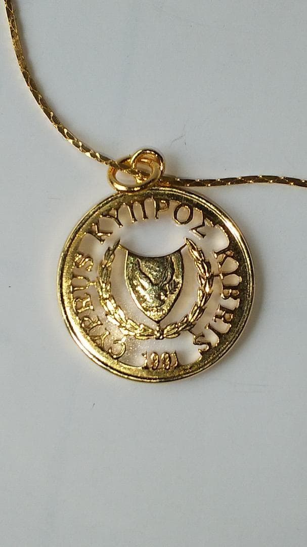 キプロス 帆船と鳩の紋章 カットアウト  ネックレス 金鍍金仕上 新品 K24 純金 コイン ペンダント ツバル キャット ブリティッシュショート