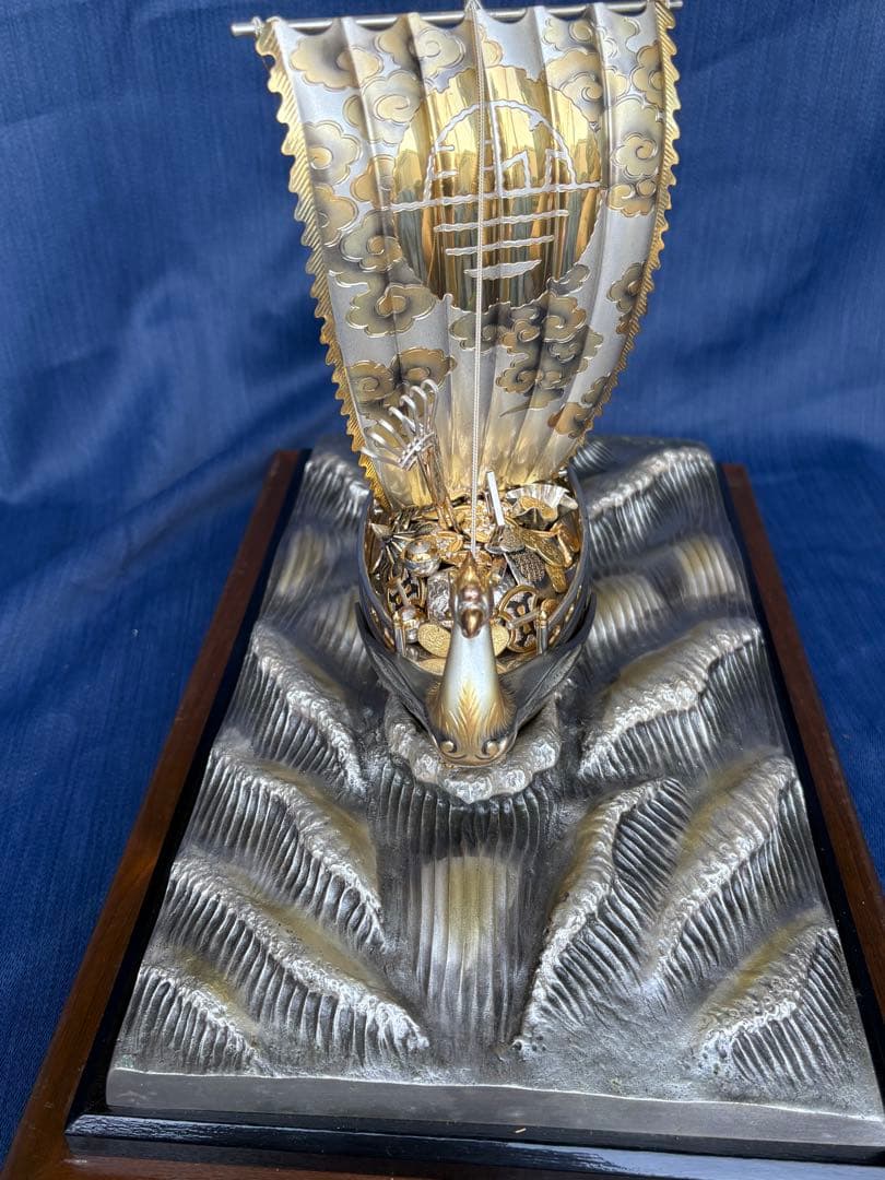 銀製宝船置物 ガラスケース付き