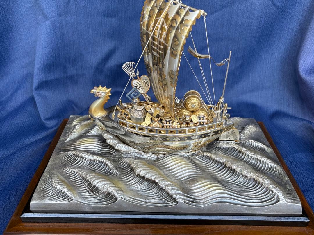 銀製宝船置物 ガラスケース付き