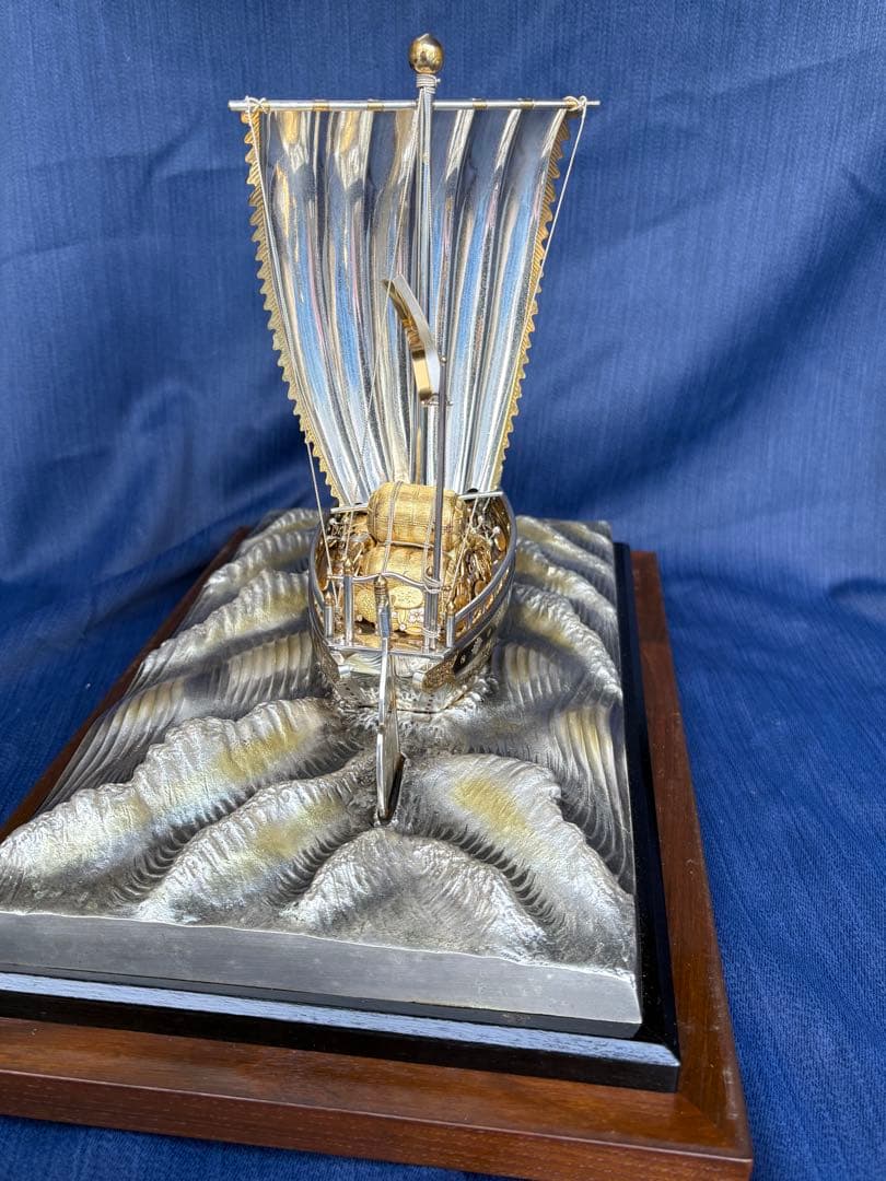 銀製宝船置物 ガラスケース付き