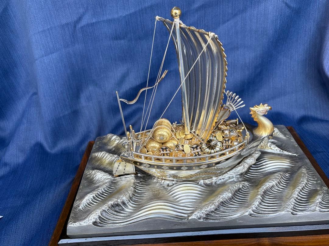 銀製宝船置物 ガラスケース付き