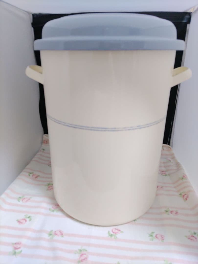 イマン トラッシュ缶　シャルロット