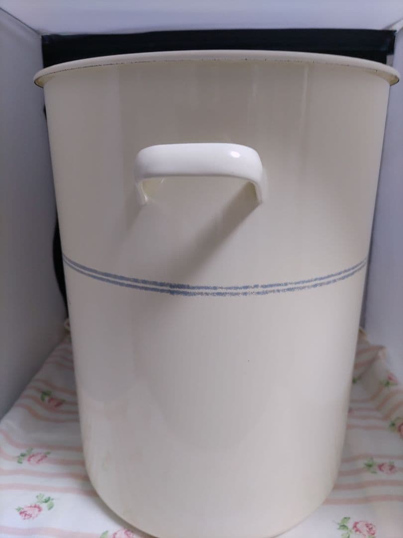 イマン トラッシュ缶　シャルロット