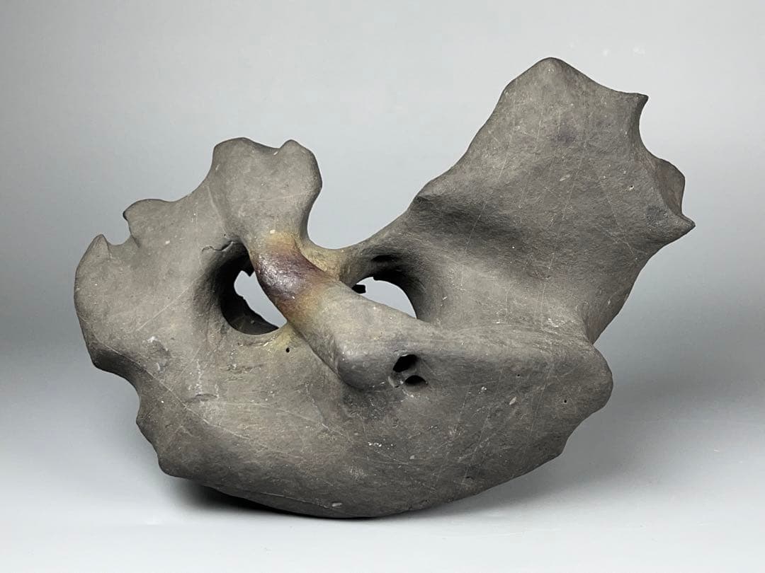 太湖石 自然石 鑑賞石 飾り石 中国美術 紫檀台座 香炉石 置物 高さ24cm