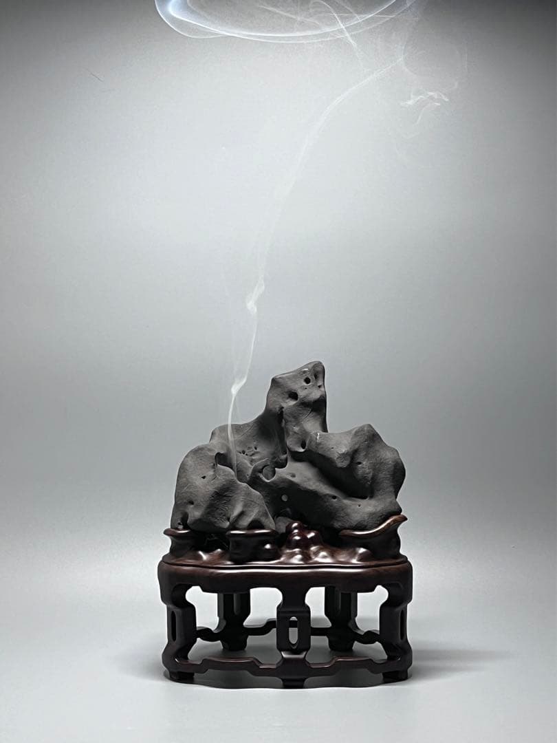 太湖石 自然石 鑑賞石 飾り石 中国美術 紫檀台座 香炉石 置物 高さ24cm