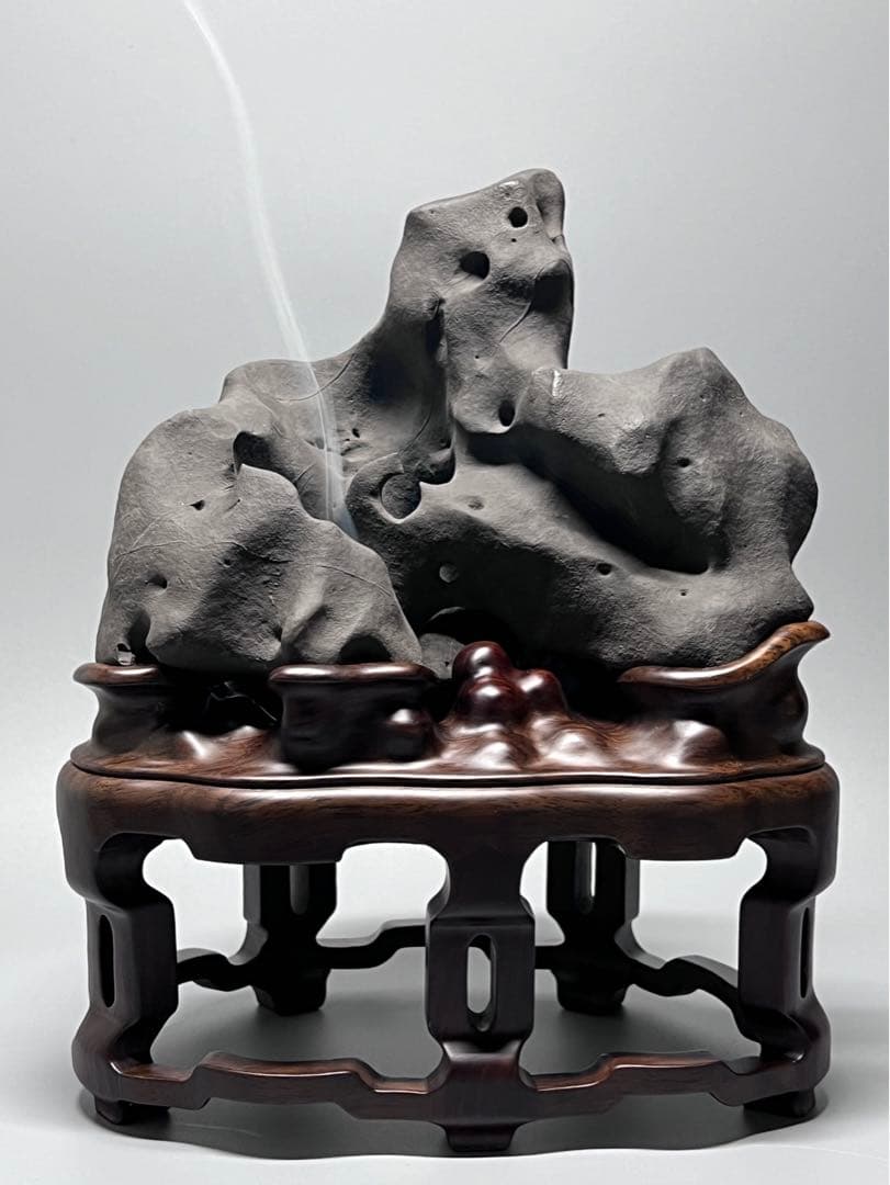 太湖石 自然石 鑑賞石 飾り石 中国美術 紫檀台座 香炉石 置物 高さ24cm