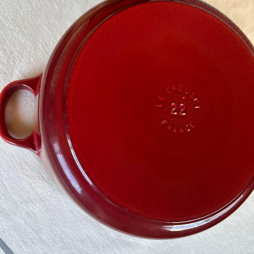 ル・クルーゼ　ココットロンド　チェリーレッド　22cm