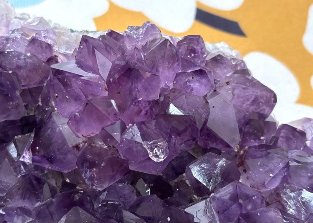 SALE✩.*˚天然石 水晶 アメジスト クラスター 原石 3.5kg 台座付き