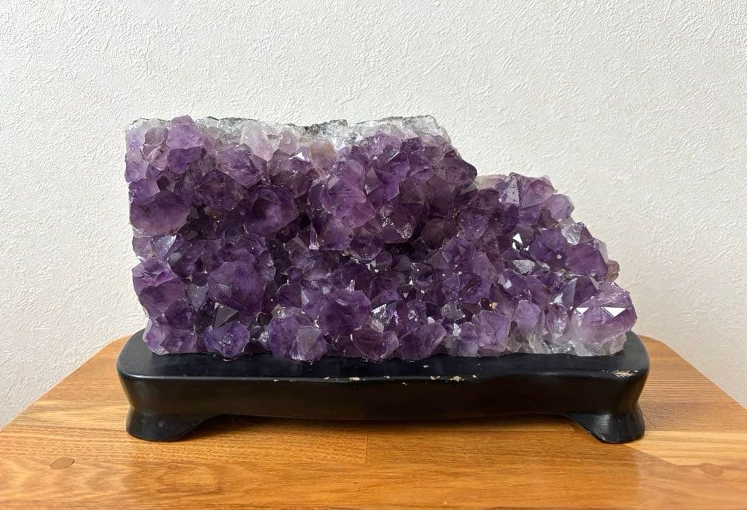 SALE✩.*˚天然石 水晶 アメジスト クラスター 原石 3.5kg 台座付き
