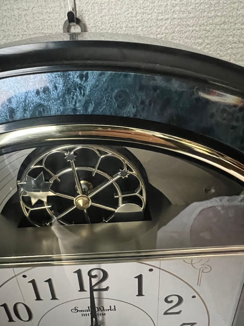 Small World 壁掛け時計　4MH744MR 音楽機能付き