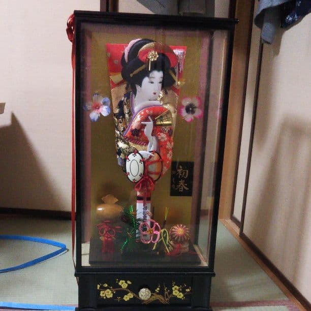 雛人形と弓矢と羽子板