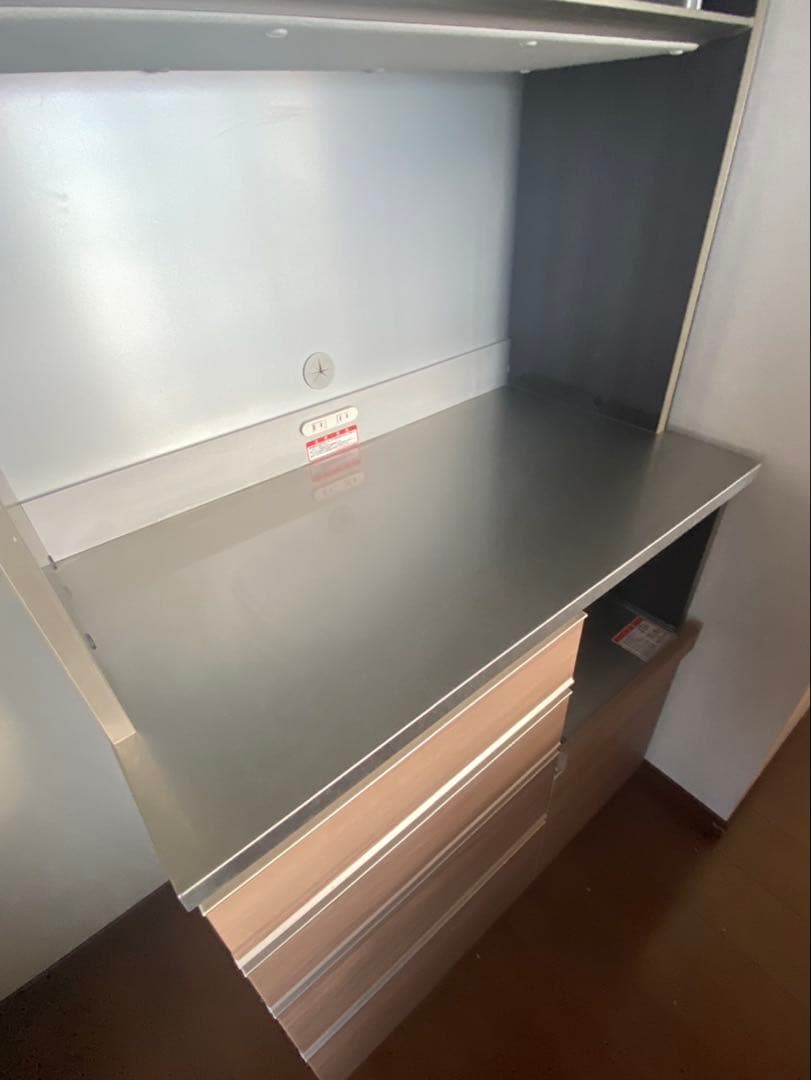 キッチン収納 食器棚 モダンデザイン