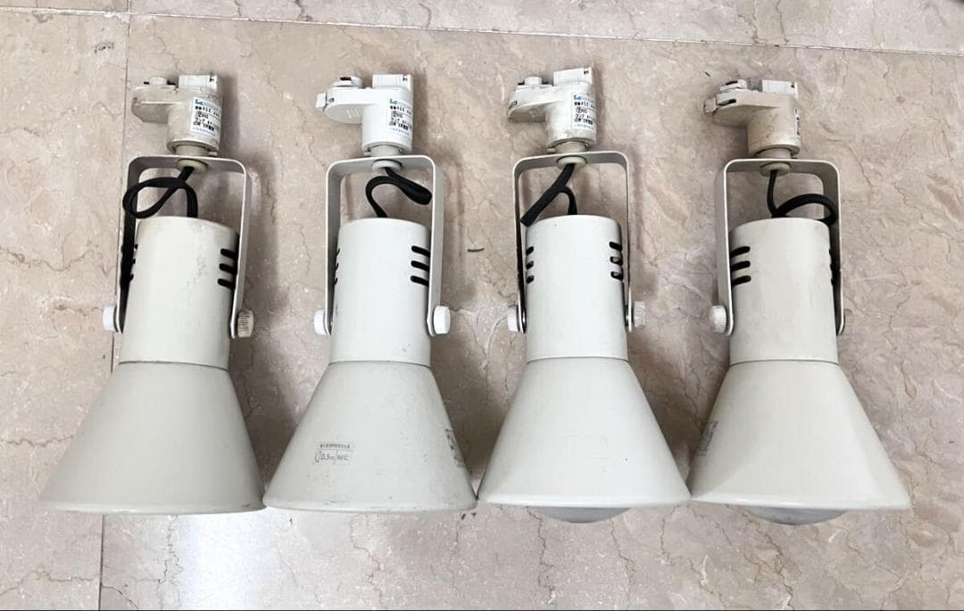 コイズミ　スポットライト ASE 440 352　9個　白熱灯