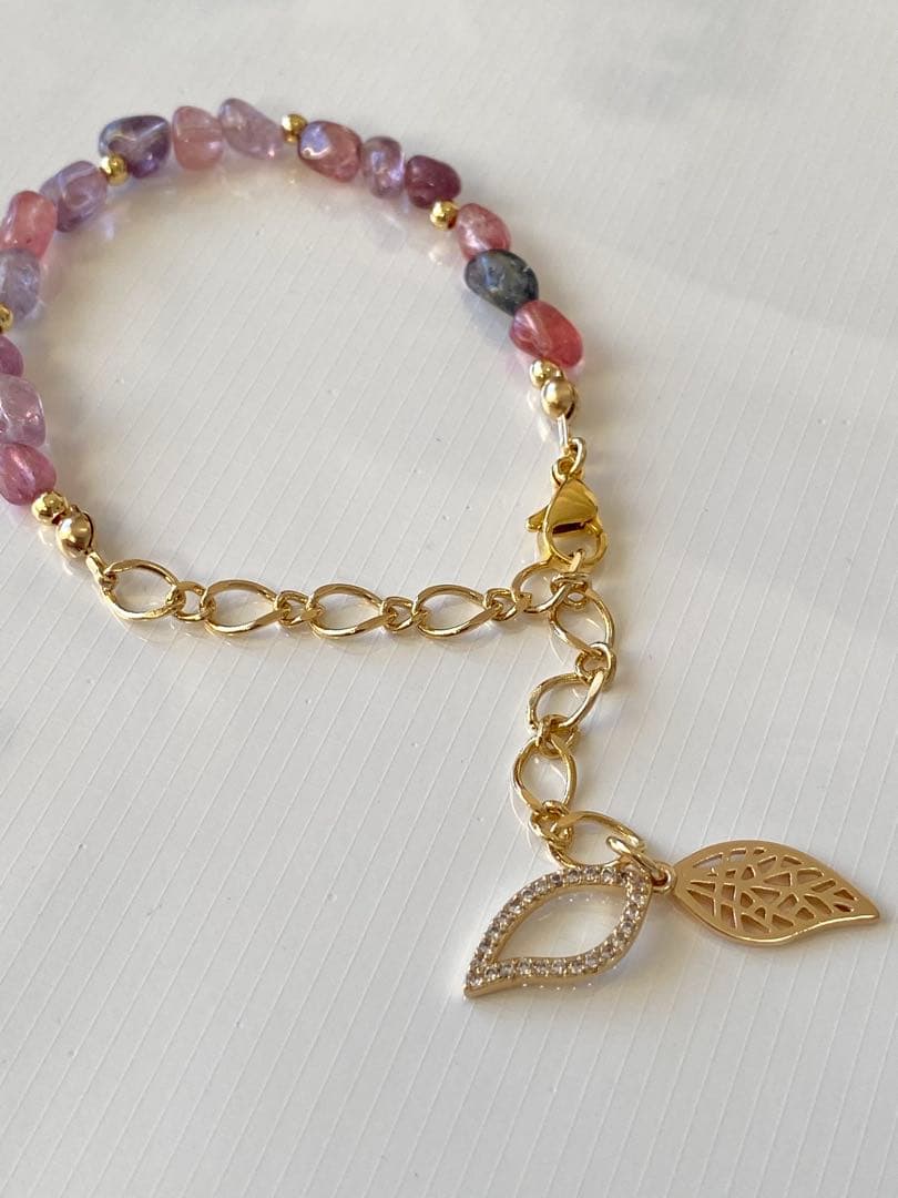 マルチカラースピネルワイヤーデザインブレス