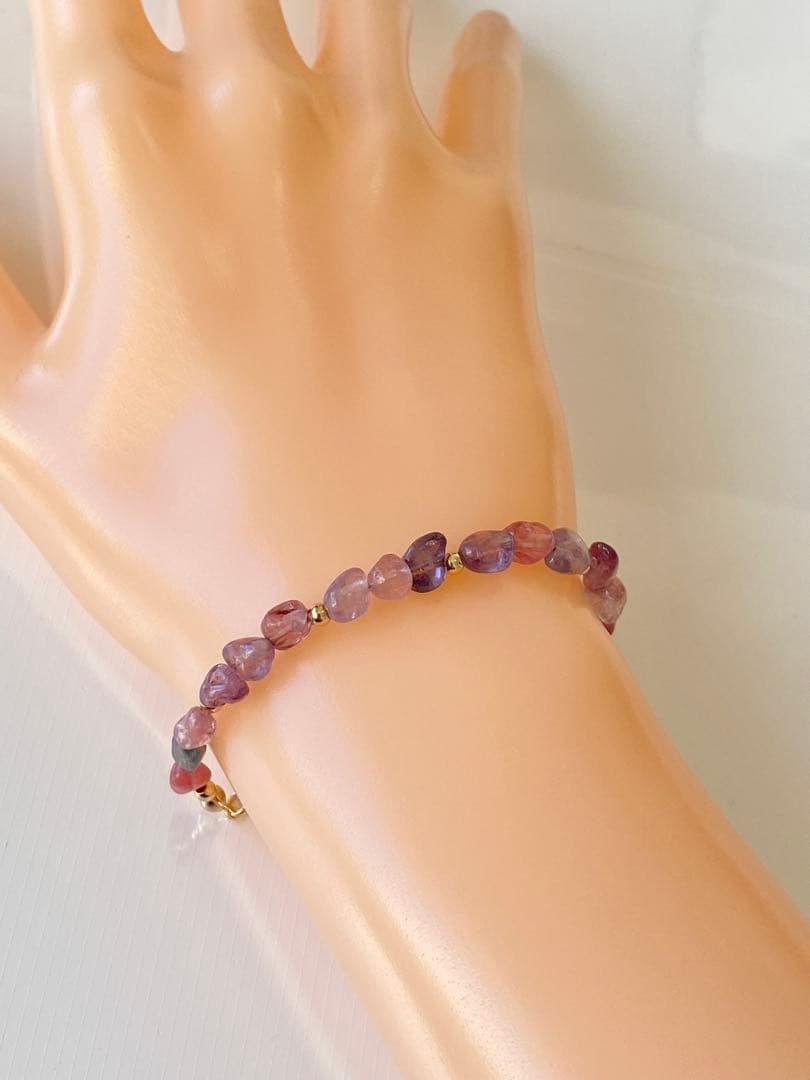 マルチカラースピネルワイヤーデザインブレス