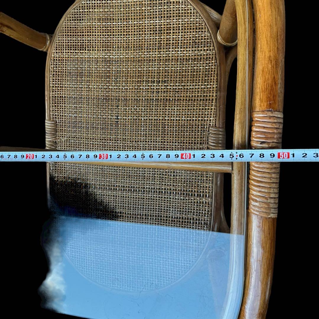 「ラタン×ガラスの美曲線！天然素材ローテーブル」　ガラステーブル