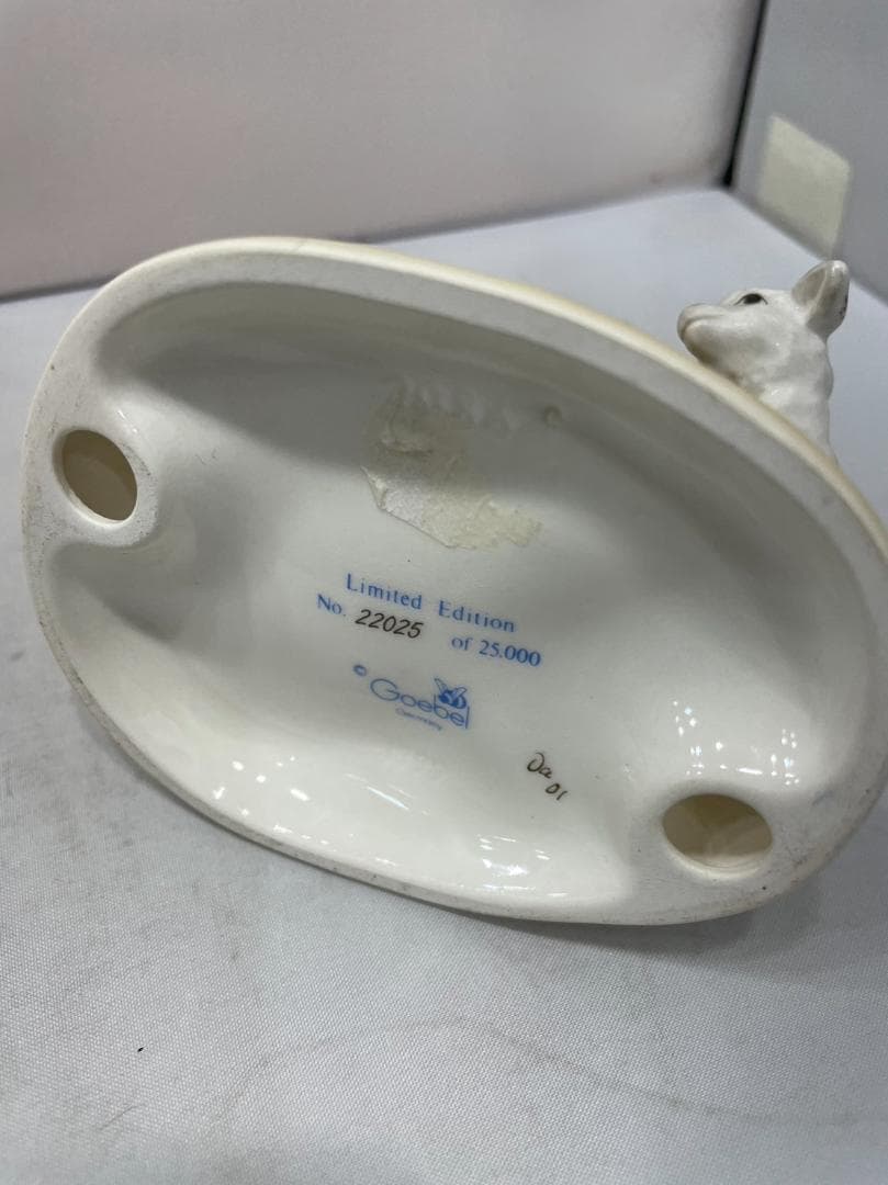 ▼Goebel ゲーベル 羊と少女