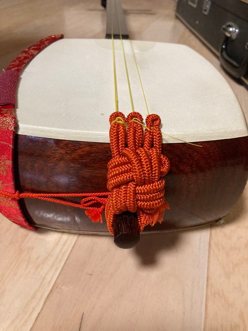 三味線　皮破れあり　ハードケース付き