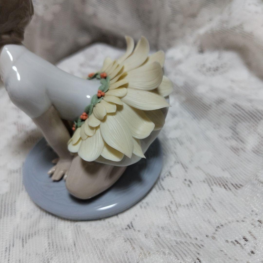 リヤドロ6691 　デイジー　花弁スカート