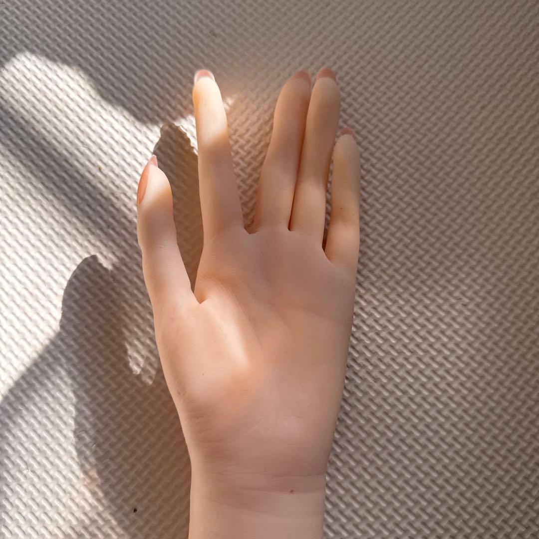 【新品】ネイルアート用手モデル 肌色骨折あり左手　指輪ブレスレット用モデル手