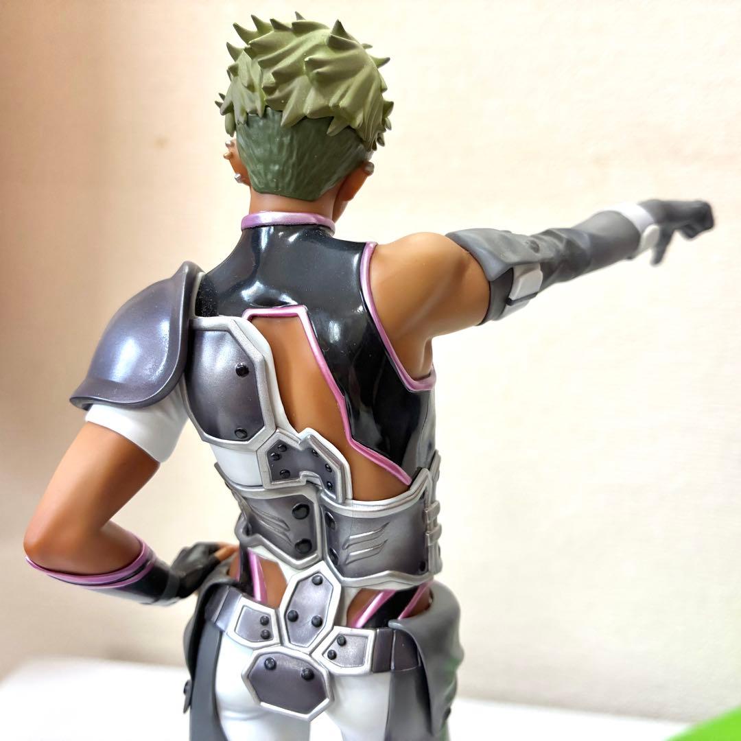 アレク&カヅキ フィギュア バトルスーツVer. - メルカリ