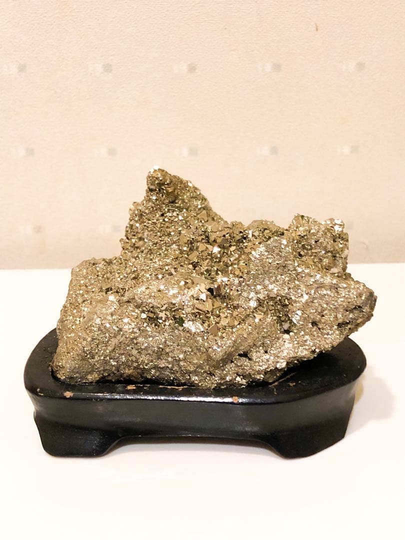 パイライト 自然石 黒色台座付き
