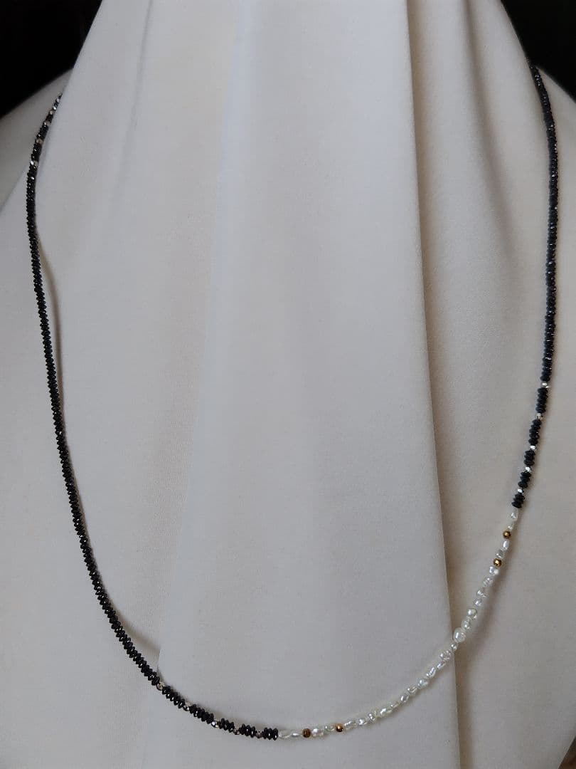 K18WG ブラックダイヤ　13.07ct、アコヤ真珠ケシパールの、セミロング