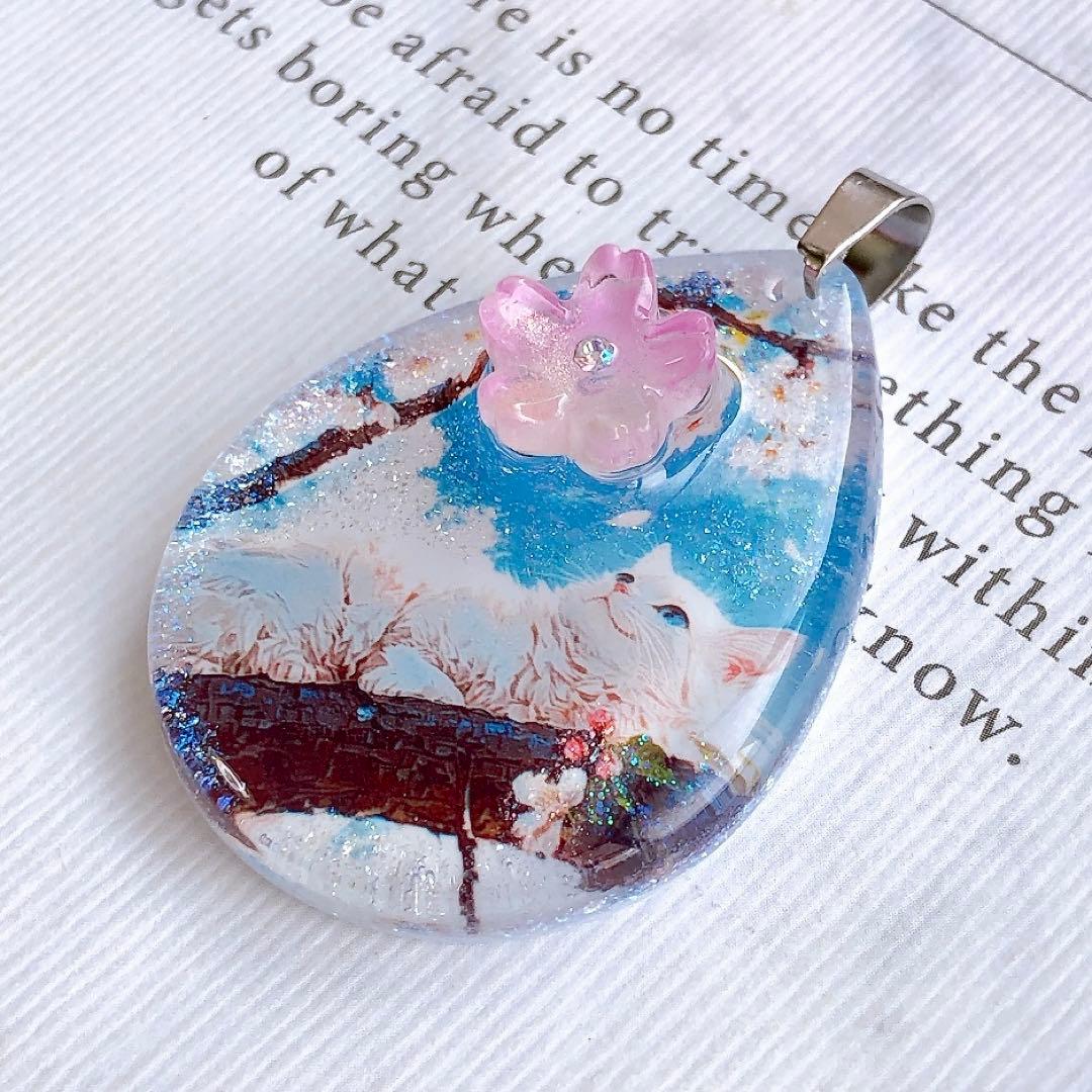 同梱値引100円❤️No.2390 レジン ペンダントトップ 猫 ネコ ねこ ♡